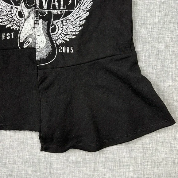 William Rast Black & White Offset Graphic Sweatshirt Tee Juniors Size XS - Picture 5 of 7